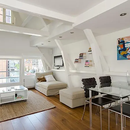 Catch Apartment