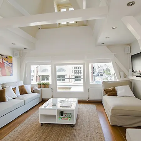 Catch Apartment *
